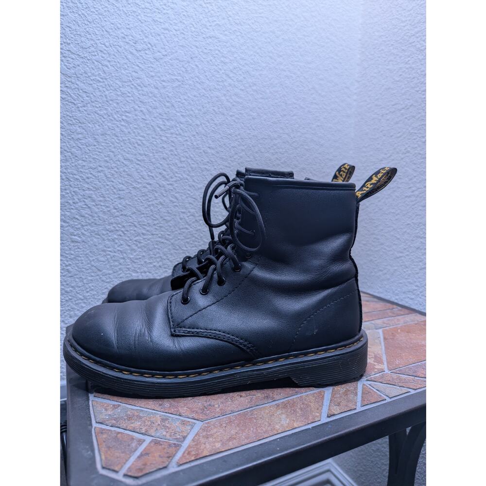 Doctor Martens Airwave Black Lace-Up Combat Boots Sz 6